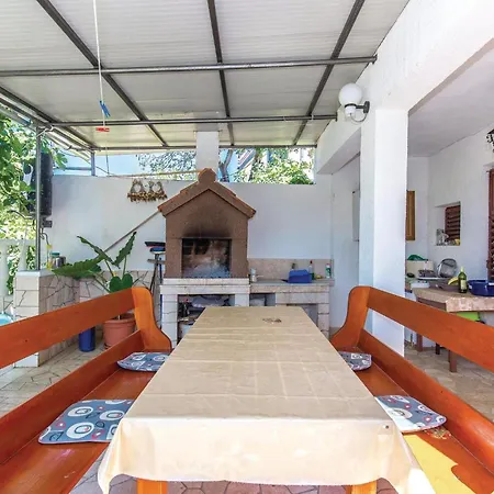 5 Bedroom Amazing In Klenovica