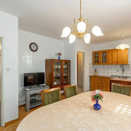 5 Bedroom Amazing In Klenovica
