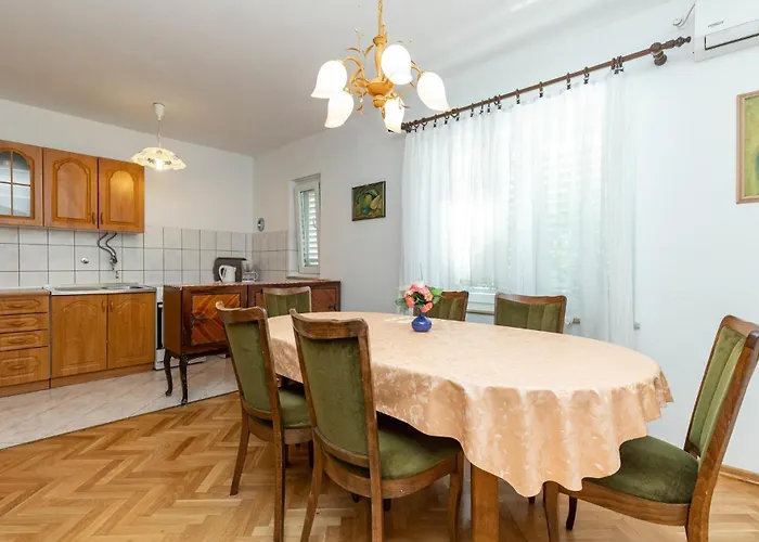 5 Bedroom Amazing In Case de vacanță