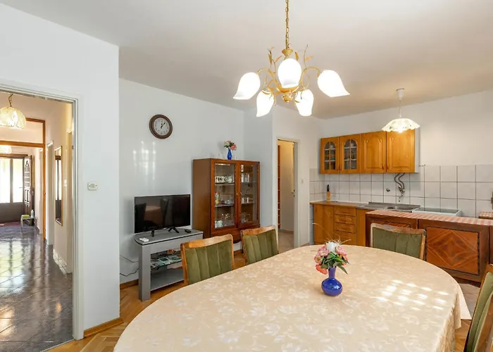 5 Bedroom Amazing In Klenovica