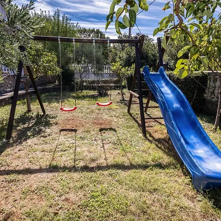 5 Bedroom Amazing Home In Klenovica *
