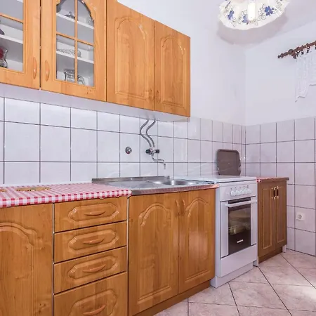 5 Bedroom Amazing In *